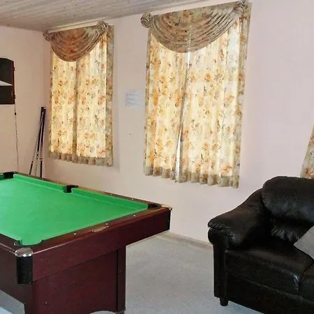 Vakantiehuis Sleeps 20 Pool Wifi *